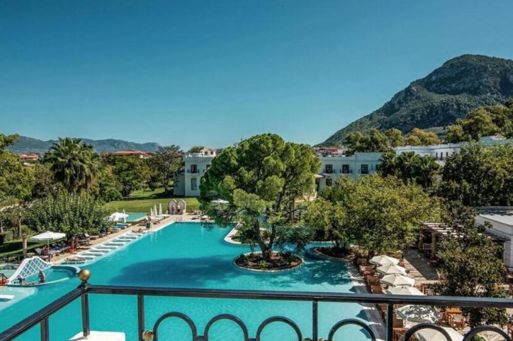 PONUDA KOJA SE NE PROPUŠTA: 40% popusta i GRATIS pun pansion u grčkim hotelima