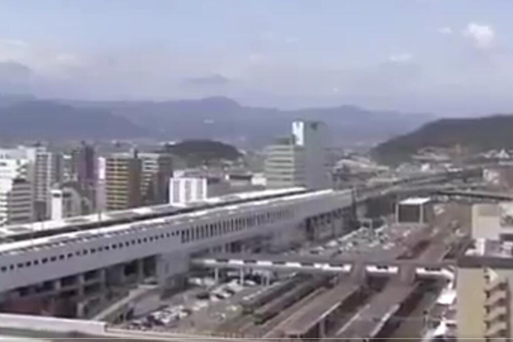 ZEMLJOTRES JAČINE 6,1 RIHTERA POGODIO JAPAN: Pogledajte prve snimke, tresao se ceo grad (VIDEO)