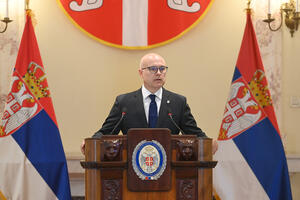 MINISTAR VUČEVIĆ URUČIO UKAZE O UNAPREĐENJIMA I POSTAVLJENJIMA: Ovo je plod vaše odluke da čuvate državu Srbiju