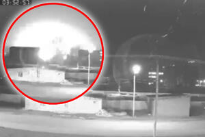 POGOĐENA NAJVEĆA FABRIKA AVIONA U RUSIJI: Eksplozija obasjala nebo, razorni napad se desio 350 kilometara od LINIJE FRONTA (VIDEO)