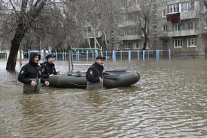 JOŠ JEDNA DRAMATIČNA NOĆ U ORENBURGU! Poplavljeno 1000 kuća, stanovnici evakuisani