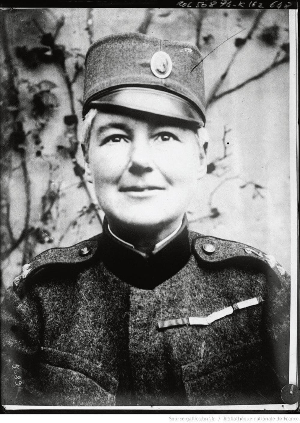 Flora Sanders, Britanka koja je tokom Prvog svetskog rata služila u srpskoj vojsci. Napredovala do čina narednika