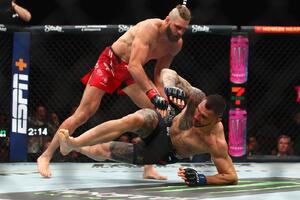 BOLAN POVRATAK ZA RAKIĆA! Srbin doživeo poraz na UFC SPEKTAKLU u Las Vegasu! Sudija morao da PREKINE BORBU! (VIDEO)