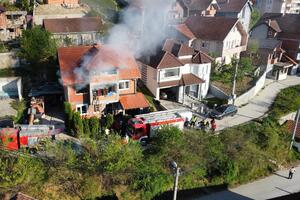 JOŠ JEDAN POŽAR U NOVOM PAZARU: Gori porodična kuća u naselju Bukreš, vatrogasci brzo stigli (VIDEO)