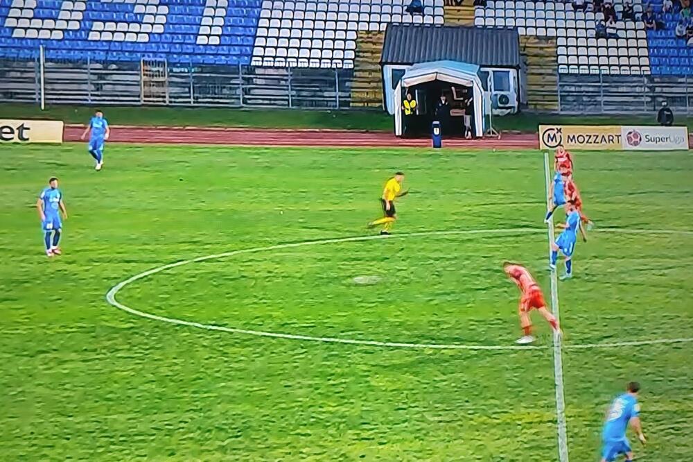 SKANDALOZAN AUTOGOL U LUČANIMA: Pogledajte kako je fudbaler Mladosti zatresao svoju mrežu protiv IMT-a! VIDEO