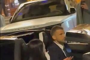 NAJVEĆI TENISKI ZAVODNIK IMA NOVU CICU: Došao u skupocenoj limuzini i pokupio lepoticu koja je bila u agoniji zbog Novaka! VIDEO