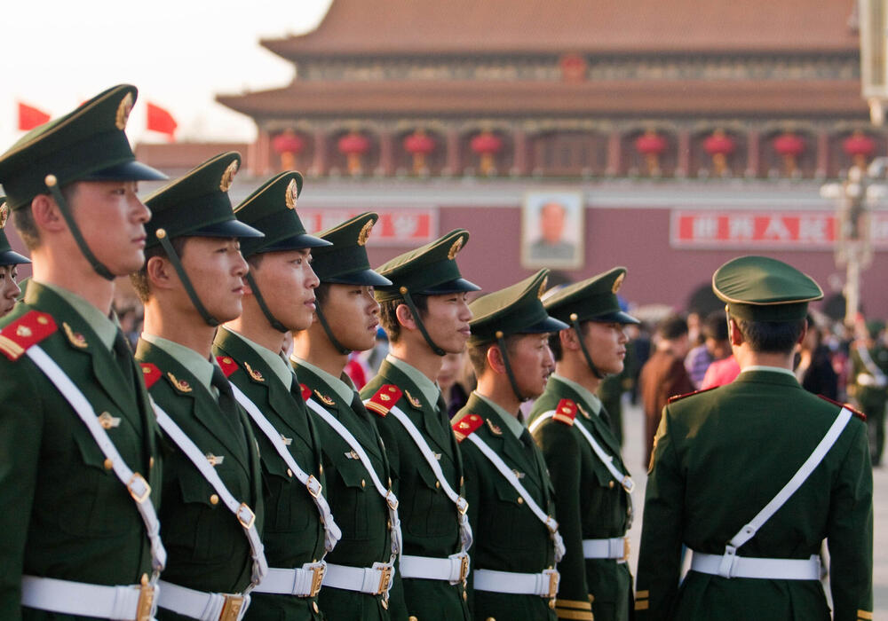 Kina, Kineska Vojska