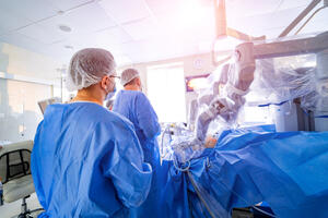 Operacije u Beču pomoću robota: Koristi četiri "ruke" za više preciznosti, sva odgovornost i dalje na hirurgu