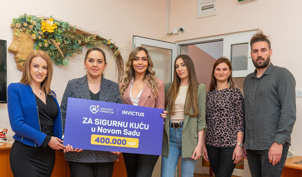 TIMSKA IGRA ZA SNAGU ŽENA: Mozzart i Invictus donirali 400.000 dinara Sigurnoj kući u Novom Sadu