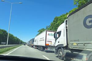 PAKAO ZA TERETNJAKE NA GRANIČNIM PRELAZIMA: Na Horgošu čekanje za kamione 6 sati, na Kelebiji 3 a Batrovcima 2 sata