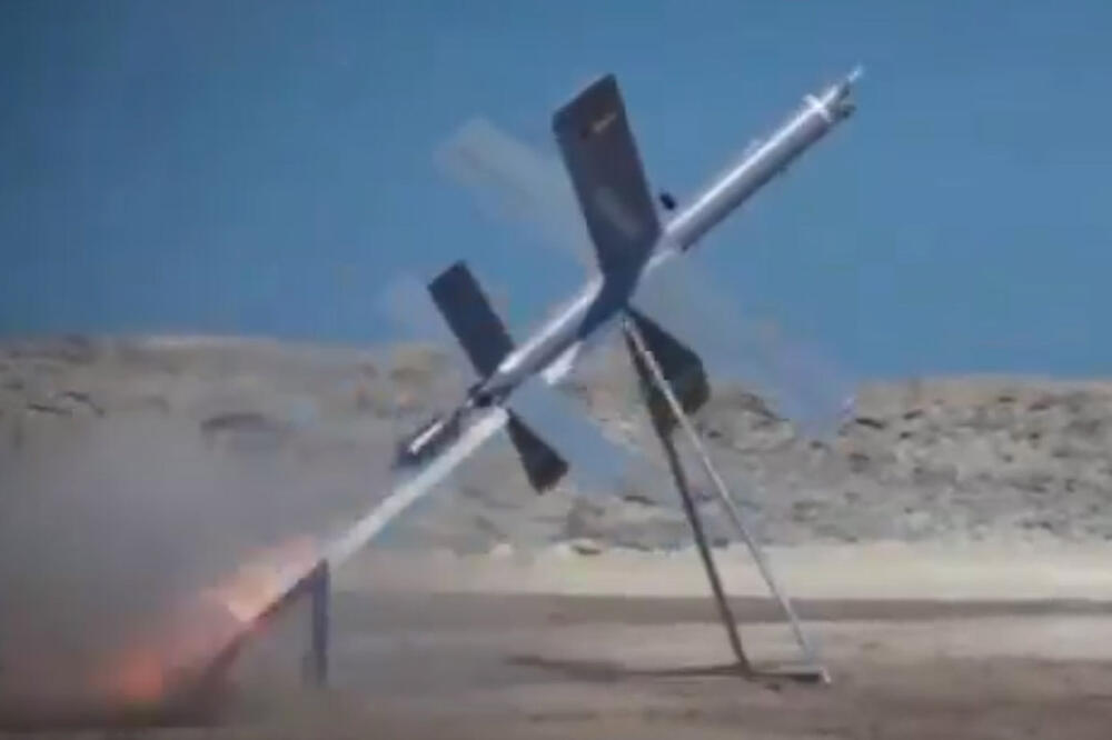 ULETI U METU I EKSPLODIRA: Iranska vojska danas objavila snimak novog JURIŠNOG DRONA, nalik na RUSKI koji napada Ukrajinu (VIDEO)