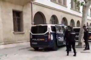 ŽESTOK SKANDAL - UHAPŠEN REPREZENTATIVAC ENGLESKE: Policija upotrebila ELEKTROŠOKER da ga savlada! (VIDEO)