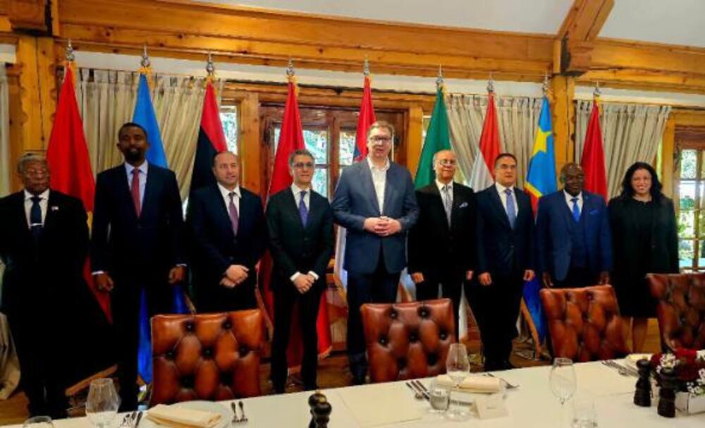 &quot;USVAJANJE REZOLUCIJE DOVEŠĆE DO GLOBALNE LANČANE REAKCIJE&quot; : Vučić na ručku sa ambasadorima afričkih zemalja