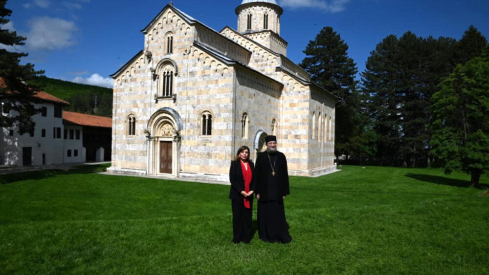 ZIJADE SA IGUMANOM SAVOM JANJIĆEM: Šefica Unmika posetila manastir Visoki Dečani