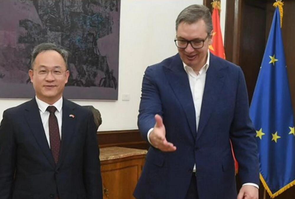 &quot;PONOSNI NA ČELIČNO PRIJATELJSTVO SA KINOM&quot; Vučić sa kineskim ambasadorom: Poslednje pripreme za posetu predsednika Si Đinpinga