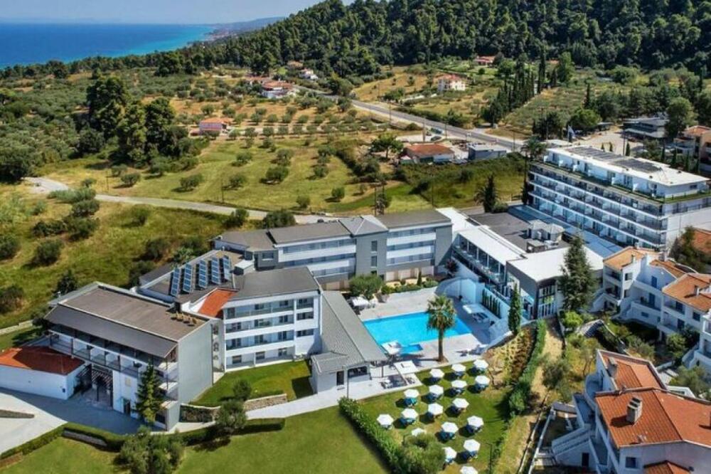 HIT PONUDA: GRČKI HOTELI PO CENI APARTMANA! Travelland radi za vas i u nedelju!