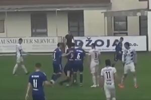 POJAVIO SE VIDEO: Fudbaler nokautirao sudiju meča Dinamo - Radnički, a potom ga šutirao VIDEO