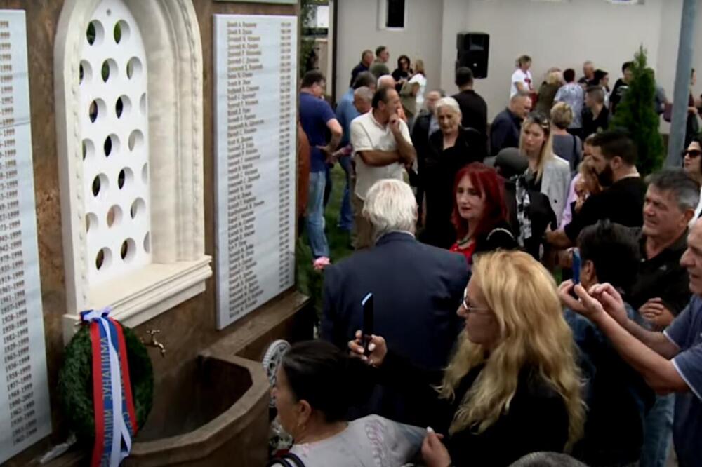 OBJAVLJEN DOKUMENTARNI FILM "PEĆANCI ZA VEČNOST": Spomenik u znak zahvalnosti i nezaborava poginulim sugrađanima (VIDEO, FOTO)