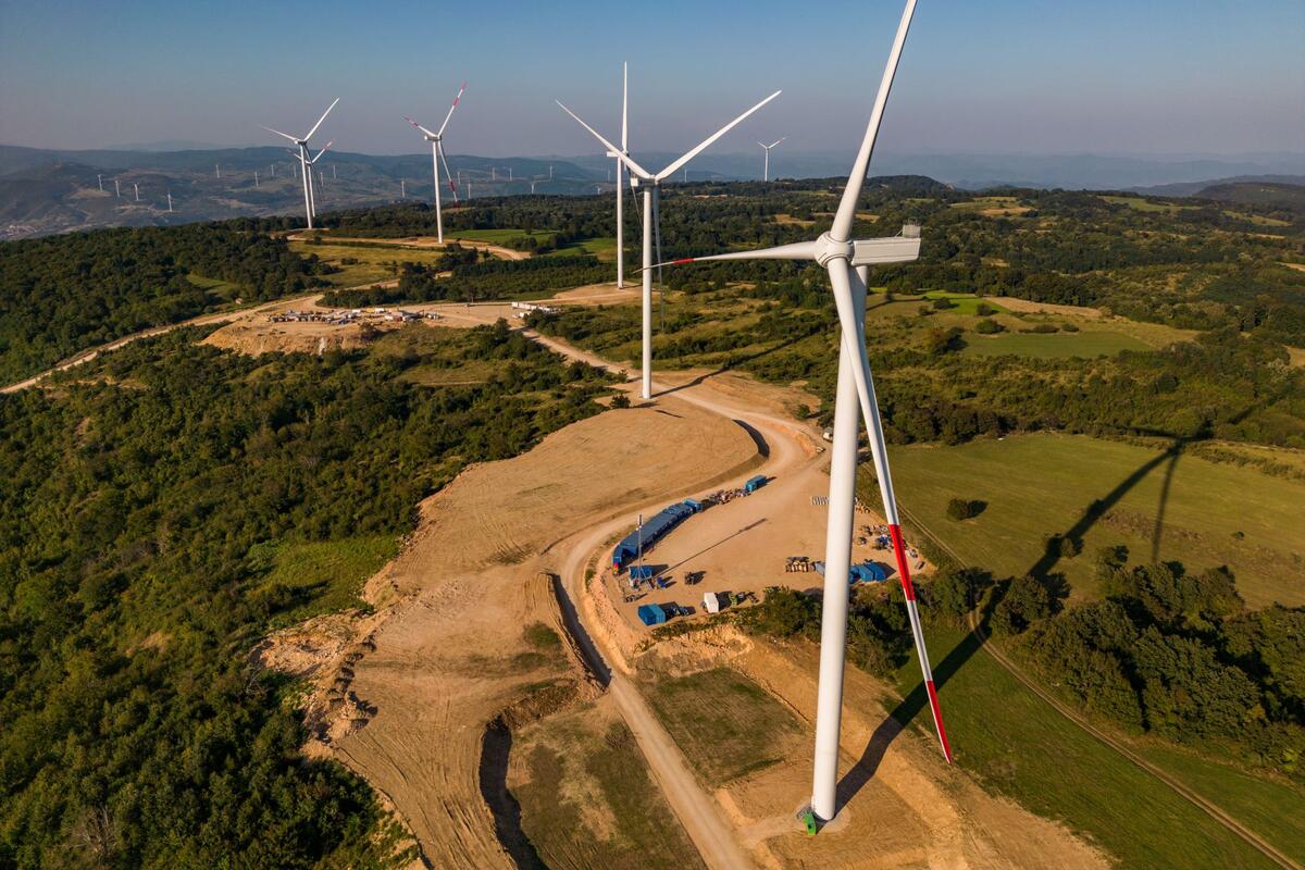 Najveća regionalna investicija u zelenu energiju MK Group sa partnerom iz Slovenije otvorila vetropark Krivača