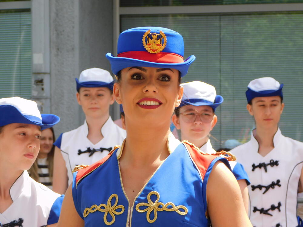 GDE MAŽORETKINJE DOĐU TU JE PRAZNIK: Državno prvenstvo u mažoret plesu održano u Loznici (FOTO)