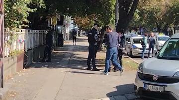 HOROR U NIŠU! KRVAVA ŽENA IZAŠLA NA ULICU: Policija u stanu u naselju Durlan zatekla i muškarca prerezanog vrata