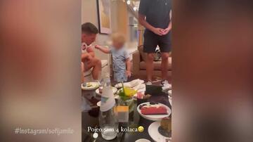Piksi dopustio fudbalerima da se druže sa porodicom, Luku Jovića hrani sin kolačima