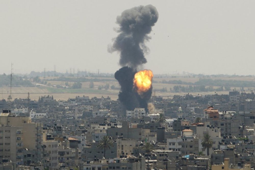 Izraelski vazdušni napad na Gazu siti, Foto Reuters