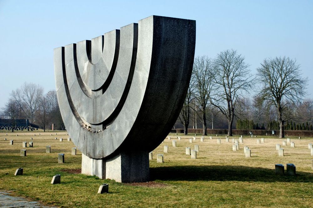 Pomenik žrtvama Holokausta u Terezinu (Foto: AP)