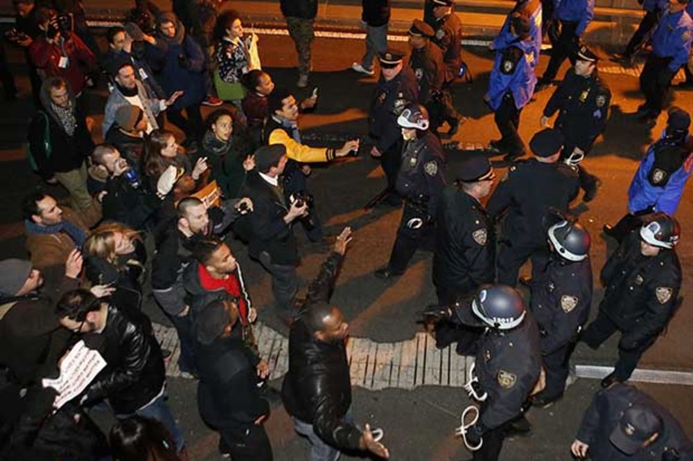 Policija je uhapsila 30 demonstranata (Foto: AP)