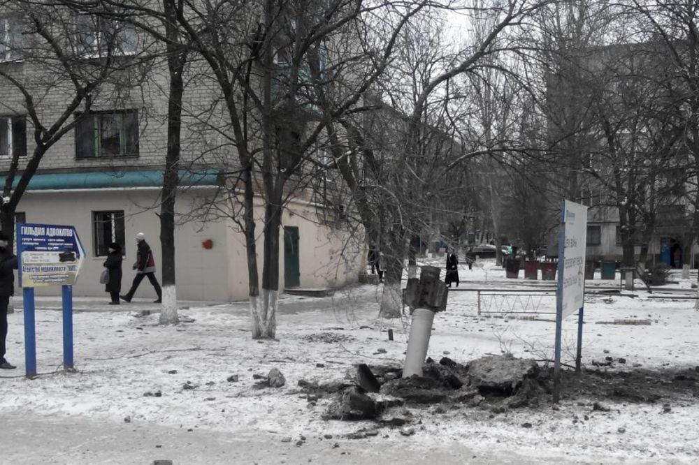 Donjeck živi sa granatama (Foto: AP)