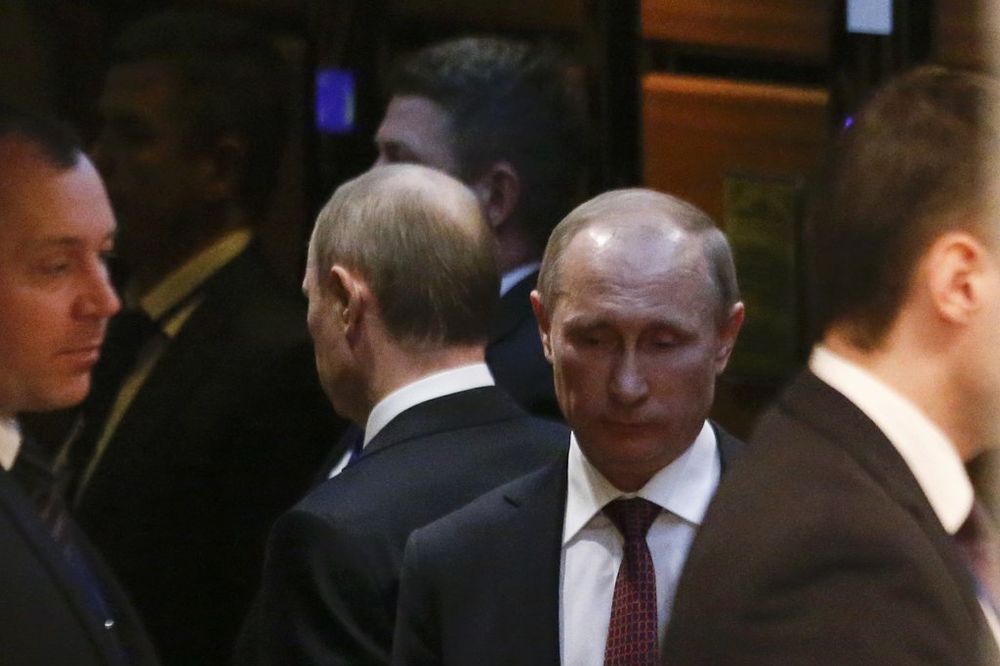 Vladimir Putin dolazi na sastanak (Foto: Reuters)