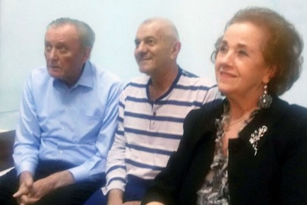 Prijatelji ga nisu zaboravili... U bolnici sa Ivicom Osimom i njegovom suprugom (Foto Printscreen avaz.ba/FIS)