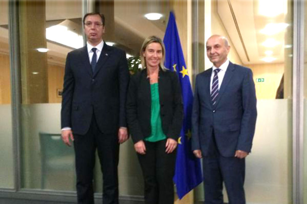 Vučić, Mogerini i Mustafa u Briselu, Foto: Twitter